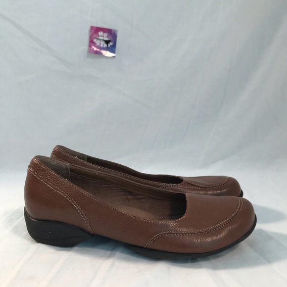 Hush Puppies - Picture 3 of 9